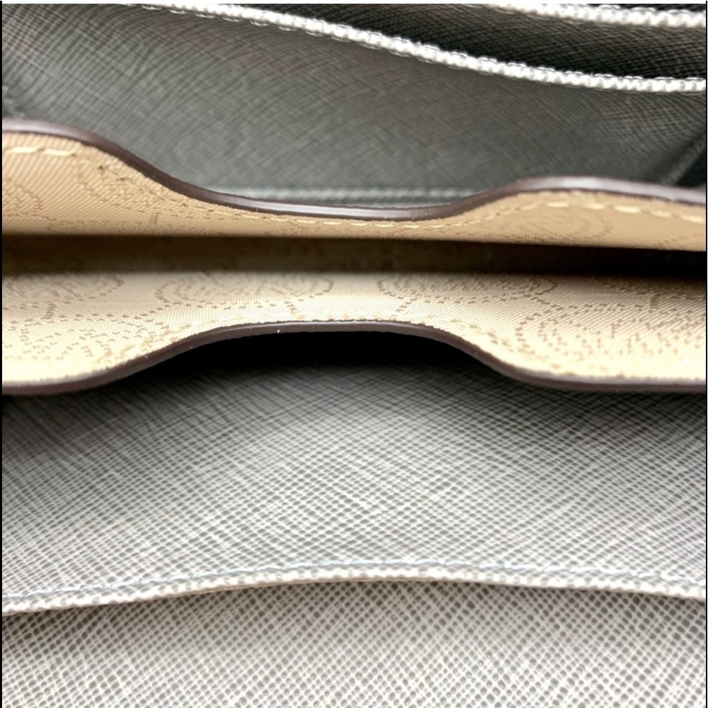 Michael Kors Gray Saffiano Leather wristlet-GUC - Picture 8 of 8